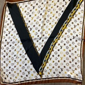 NWT Designer Monogram Scarf with Chain Detail and Magnetic Clasp